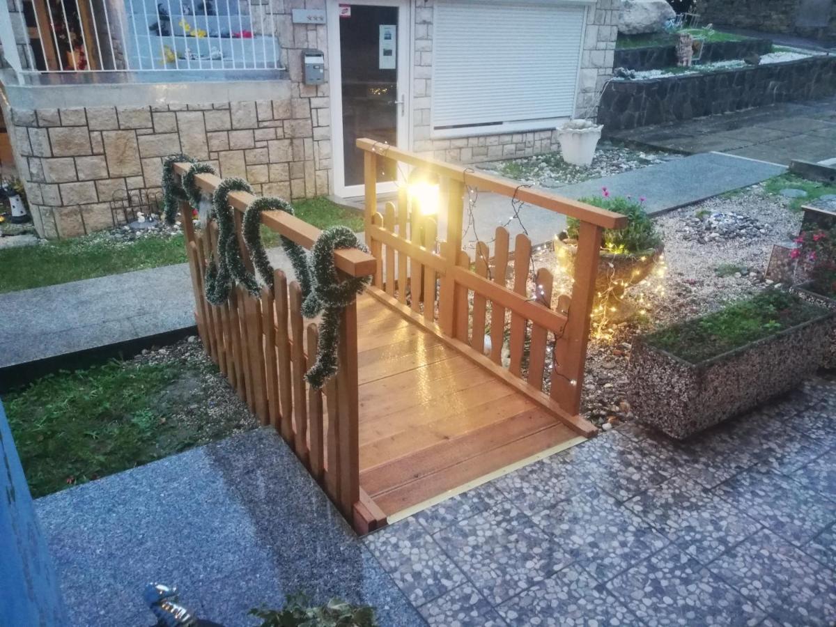 Guest House Vila Luka Portorož Buitenkant foto